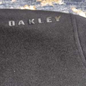 OAKLEY Brand Men’s Solid Black Long Sleeve Round Neck Sweatshirt Size 2XL